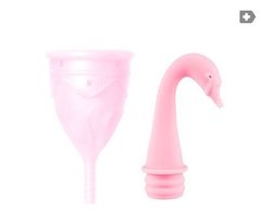 Менструальна чаша Femintimate Eve Cup розмір S із переносним душем Рожевий 1