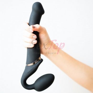 Безремневой страпон с вибрацией Strap-On-Me Vibrating Black M, диаметр 3,3см, пульт ДУ, регулируемый &mdash;  фото товара 7