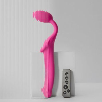 Безремневой страпон с вибрацией Strap-On-Me Vibrating Fuchsia XL, диам. 4,7см, пульт ДУ, регулируемый &mdash;  фото товара 1