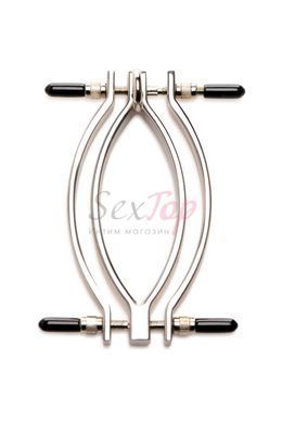 Затискач для статевих губ Master Series: Pussy Tugger Adjustable Vagina Clamp with Chain - фото товару 2
