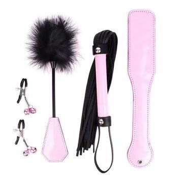 Рожевий БДСМ набір із 4-х лакових предметів для сексуальних ігор зі штучної шкіри Bdsm4u, Рожевий - 1