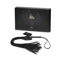 Батіг Bijoux Indiscrets - Lilly - Fringe whip прикрашена шнуром і бантиком, в подарунковій упаковці Черный 1