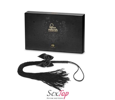 Плеть Bijoux Indiscrets - Lilly - Fringe whip украшена шнуром и бантиком, в подарочной упаковке SO2330 фото