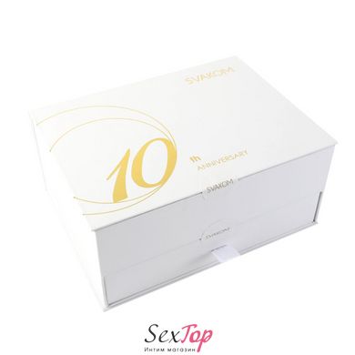 Подарочный набор Svakom Anniversary Box: вакуумный стимулятор, ленты, маска, лубрикант, спрей SO7321 фото